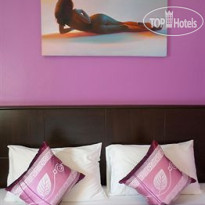 Hollywood Inn Love