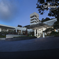 The Nai Harn (The Royal Phuket Yacht Club) 
