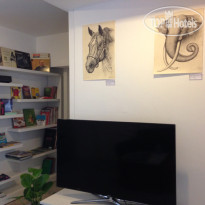 Chino Town Gallery Guesthouse Библиотека