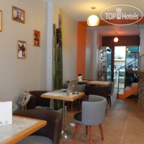 Mojo Hotel Лобби