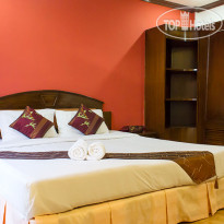 Baan Natacha Beachfront Guesthouse 
