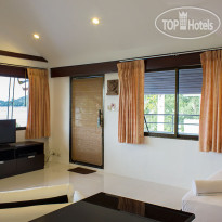 Baan Natacha Beachfront Guesthouse 