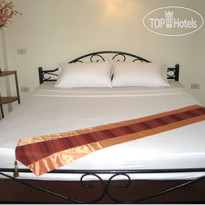 Baan Veerakit Guesthouse 