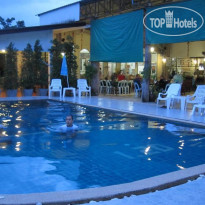 Forest Bungalows And Mama's Restaurant 