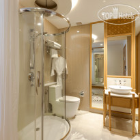 Outrigger Surin Beach Resort Bathroom