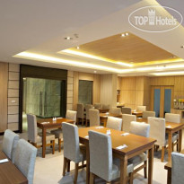 Paripas Patong Resort Ресторан
