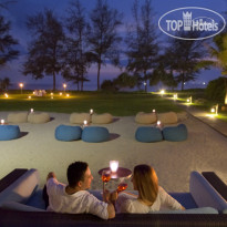 Anantara Mai Khao Phuket Villas Бар Infinity у бассейна