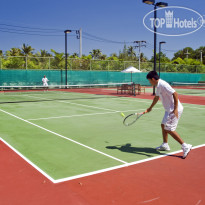 Anantara Mai Khao Phuket Villas Теннис