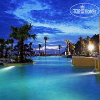 Centara Grand Beach Resort Phuket 