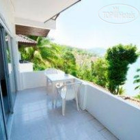 Karon Cliff Contemporary Boutique 