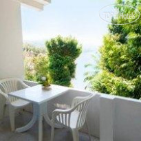 Karon Cliff Contemporary Boutique 