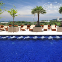 Princess Seaview Resort & Spa Main Swimming Pool & Swim up b