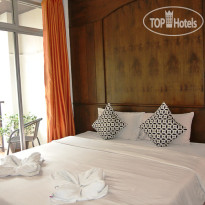 Arya Eightball Records Hotel 