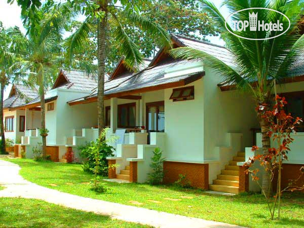 Hotelier's photos Maenamburi Resort 3*
