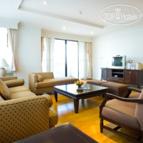 Riverine Place Hotel and Residence 