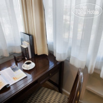 Riverine Place Hotel and Residence 