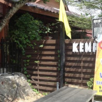 Ban Phet Jed Si 