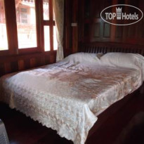 Ruenthai Rimnam Resort 