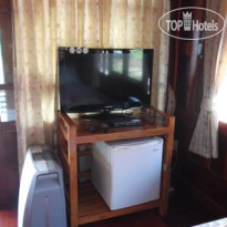 Ruenthai Rimnam Resort 