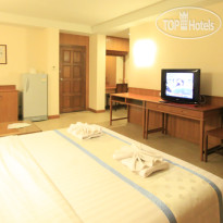 Au Thong Residence