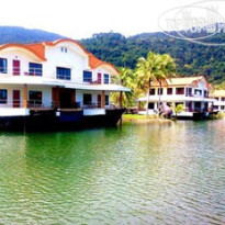 Aunchaleena Beach Front Resort 