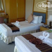 Aunchaleena Beach Front Resort 