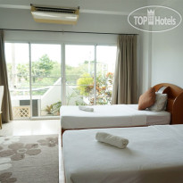 Corner Cafe Bed & Breakfast 