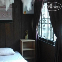Baan Puangmalai Lady Guesthouse 