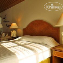 Palm Springs Lodge & City Resort 