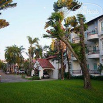 Palm Springs Lodge & City Resort 