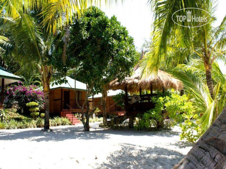Hotelier's photos Tamaraw Beach Resort 3*