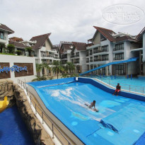 Crown Regency Resort & Convention Center 