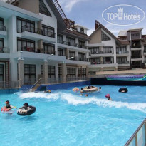 Crown Regency Resort & Convention Center 