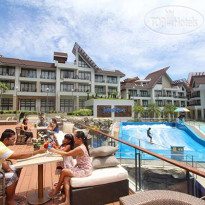 Crown Regency Resort & Convention Center 