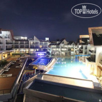 Crown Regency Resort & Convention Center