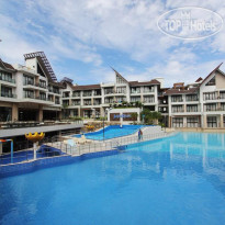 Crown Regency Resort & Convention Center