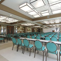 Crown Regency Resort & Convention Center