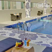 Oaks Liwa Executive Suites Бассейн