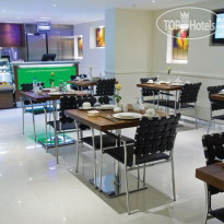 Phoenix Plaza Hotel Apartments 