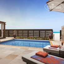 Saadiyat Rotana Resort & Villas бассейн в пляжной вилле