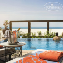 Saadiyat Rotana Resort & Villas бассейн в пляжной вилле
