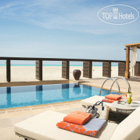 Saadiyat Rotana Resort & Villas бассейн в пляжной вилле