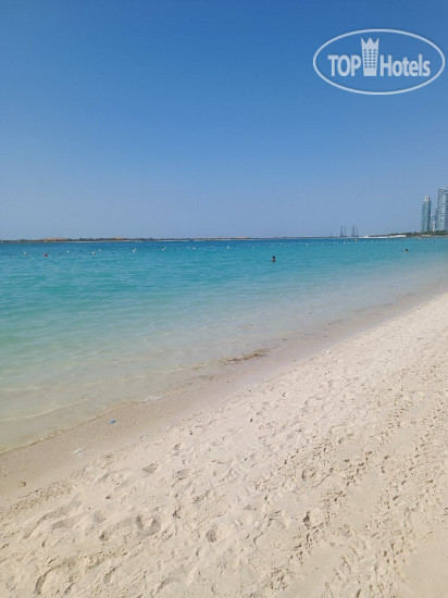 Пляж в Royal M Hotel Abu Dhabi by Gewan 5*