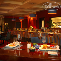 Yas Plaza Marina by IHG  Blue Grill Steakhouse trendy, 