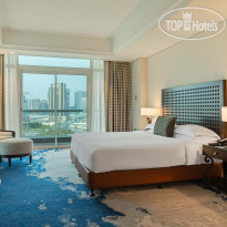 Beach Rotana Sea View Suite with Balcony an