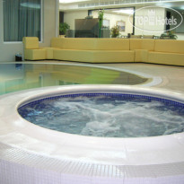 Royal Beach Hotel & Resort Empire Villa