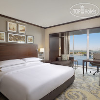 Sheraton Dubai Creek Hotel and Towers
