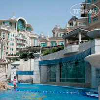 Swissotel Al Murooj Dubai Swimming Pool