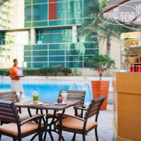 Blue Beach Tower Кафе у басейна