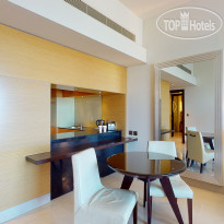 Marriott Executive Apartments Al Jaddaf Гостиная апартаментов с 1 спал